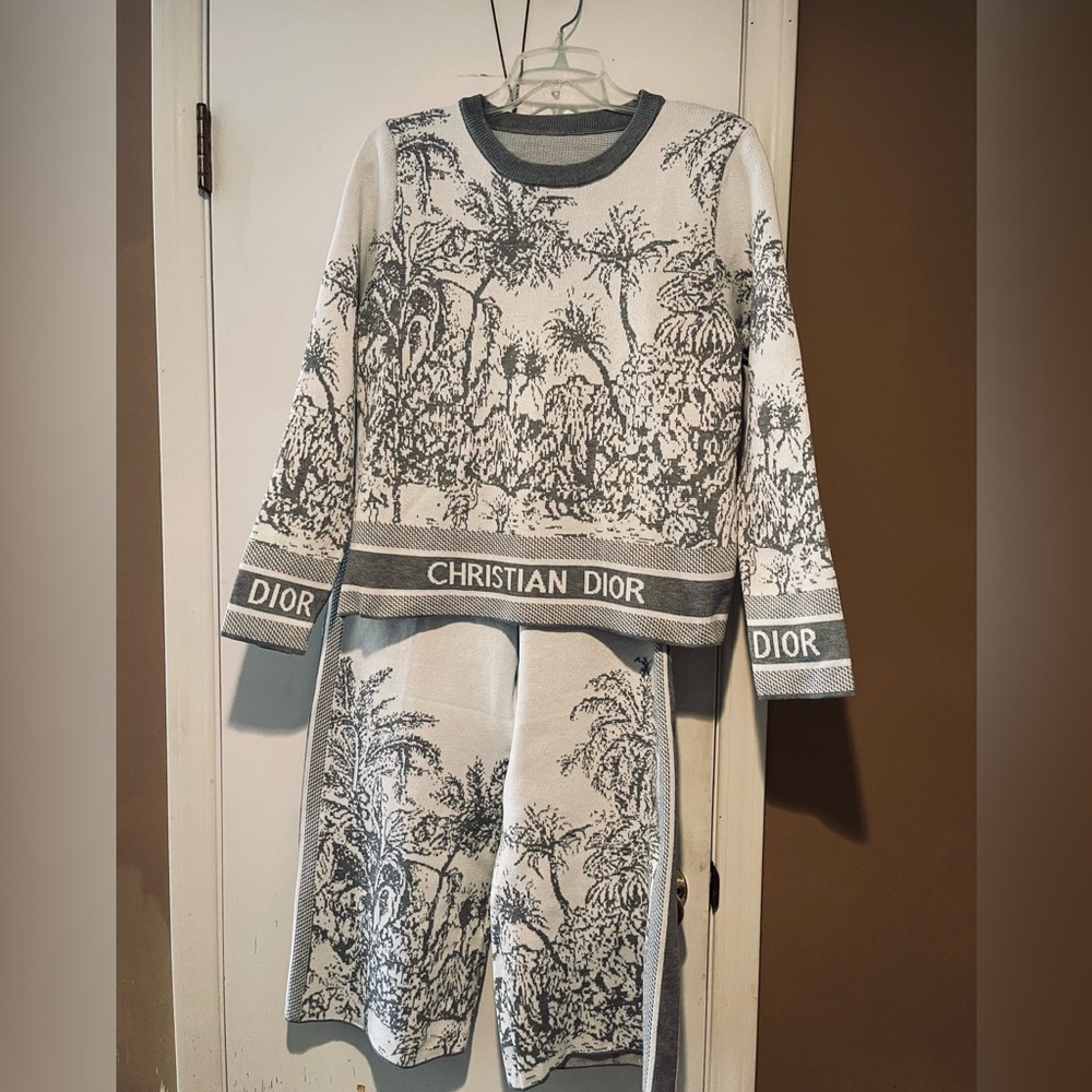 Christian Dior Designer Toile Print Sweater & Crop Pants 2 PC Gray & White S/M